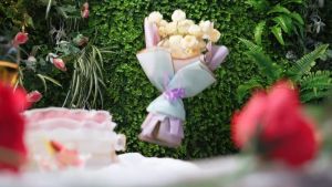 20pcs 58cm*58cm Gold Edge Waterproof Bouquet Wrapping Paper DIY Gift Wrapping Paper Bouquet Wrapper