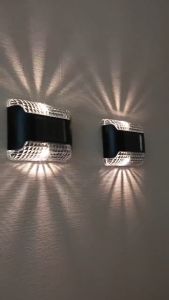 โคมไฟติดผนังพลังงานแสงอาทิตย์ 2 หลอดไฟอบอูนรั้วกลาง แต่งบ้านไฟกันน้ำตก แต่งบ้านสวน