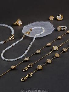 YANDAO | Elegant Minimalist Chinese Original White Chalcedony Beads Bracelet