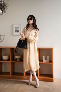 เดรสอัดพลีท ปลายแขนดอกไม้ พร้อมส่ง งานคุณภาพ Colors : (3) ชมพู Pink แดง Red ครีม Cream Size : Free size