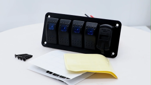 แผงสวิตช์โยกกันน้ำสำหรับเรือเดินทะเล 2/3/4+1 แก๊ง พร้อมพอร์ตชาร์จ USB คู่ พร้อมชุดแผงสวิตช์โยก LED สีน้ำเงินสำหรับเรือเดินทะเล 5V 4.8A