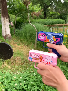 Đồ Chơi Phun Nước Cho Bé An Toàn Phong Cách Độc Đáo Bắt Mắt