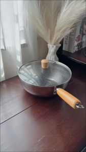 Chảo Tổ Ong 20cm Cán Gỗ Kèm Nắp Kính Núm Gỗ Dùng Được Cho Mọi Loại Bếp