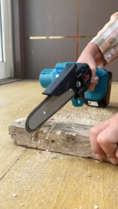 FLIGMAN Chainsaw Cordless Mini 6 Inch 800 Watt Gergaji Listrik Potong Kayu Tanpa Kabel Chain Saw