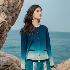 Slim Fitting Elegant Wool Blend Jacket