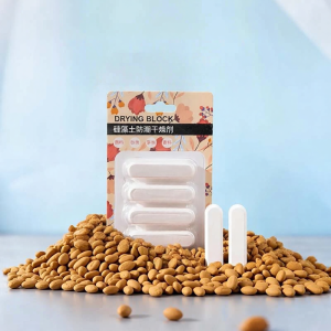 Pet Food Storage Bucket with Silica Gel Desiccant