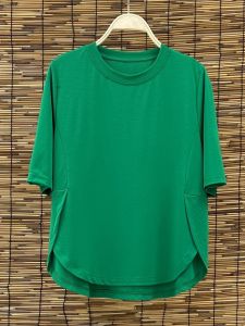 เสื้อยืดคอกลมแขนสั้นผู้หญิงฤดูร้อน 2025 ดีไซน์สีพื้นเรียบง่าย สไตล์ลำลอง แขนห้าส่วน เสื้อตัวบนผู้หญิง