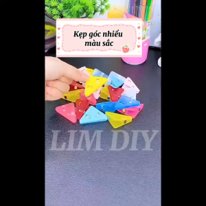 Kẹp Giấy Bo Góc Tam Giác Mini Đa Năng – Nhiều Màu – Nhựa Trong/Đặc – Giữ Giấy Ảnh & Trang Trí LIM DIY