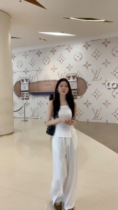 ขาว/ดำ SLYQ LISS SINGLET TOP & PANTS SET ชุดเซ็ตเสื้อสายเดี่ยว ชายเฉียง และกางเกงขายาว