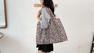 ☘️ ซื้อเถอะค่ะ ถุงผ้าลดโลกร้อน Shopping Bag ขนาดกระเป๋า 40*58 cm. ขนาดพับเก็บ 11*15 cm.