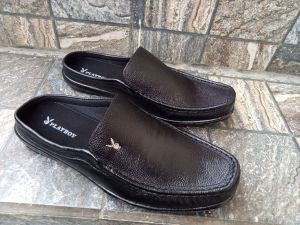 Sepatu sandal slop pria dewasa | bustong tutong pria kulit sepatu sandal slop pria dewasa playboy