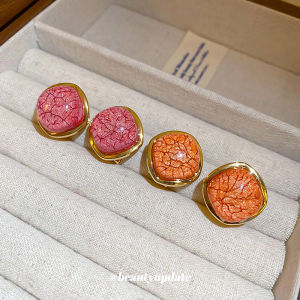 เข็มหมุดสีเงินทรงสี่เหลี่ยมหูรูปแบบใหม่บอบบางเบาต่างหูผู้หญิง