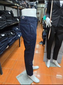 ยีนส์ลายสอง (เนื้อผ้าชาลี) ทรงกระบอกเล็ก ปลายขาเริ่มต้น7นิ้ว เนื้อผ้าแข็งแรง ทนไฟ เอวไม่ต่ำ ไม่เป็นขุย