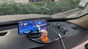 Thảm taplo kiêm giá đỡ điện thoại và chứa đồ