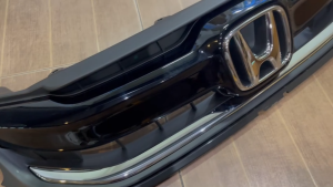 หน้ากระจัง  HONDA BRIO ปี2016-2020 แท้ศูนย์ (ดำเงา-คิ้วชุบ) พร้อม โลโก้