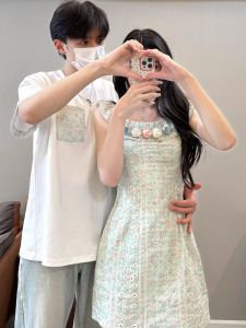 French Couple Wear Summer New Arrival Floral Flying Sleeve Square Collar Dress Womens Tea Break Short Skirt Vacation One Dress One Dress