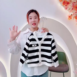 Babyonline(Y364)N1 เสื้อแจ็คเก็ตแขนยาวกันหนาวผ้าฝ้ายลายทางสำหรับเด็กผู้หญิง