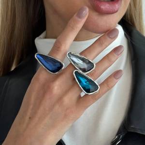 KunJoe 3 Colors Trendy Acrylic Rhinestone Triangle Open Rings for Women Simple Geometric Irregular Adjustable Knuckle Ring Party