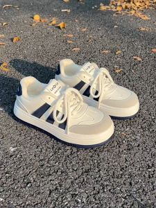 Hot sales รุ่นQ91 รองเท้าแฟชั่นหญิง รองเท้าผ้าใบผู้หญิง ดีไซน์เกาหลี ส้นแบน พื้นหนา แฟชั่นทันสมัย ใส่เที่ยวใส่ทำงานได้ ไซส์35-42 นุ่มสบาย