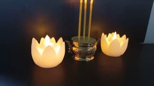 เทียนดอกบัว + ธูป 3 ดอก  ขนาด 14 cm. 21 cm. No.3496  3414 4323 3587