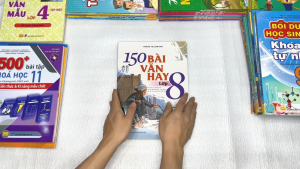 Sách - 150 Bài Văn Hay Lớp 8 (Biên soạn theo chương trình GDPT mới) - ndbooks