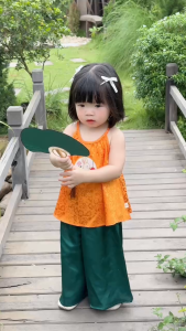 Set yếm lụa đỏ thêu thỏ tết trung thu bé gái dễ thương chất lụa gấm BERNIE 1 đến 7 tuổi H0525B19