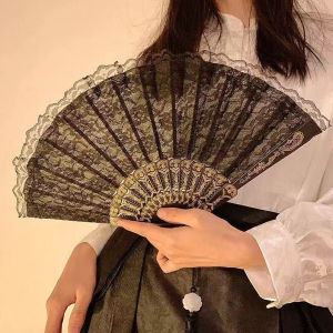 AIK พัดจีนพัดสไตล์วินเทจ สง่างามและคลาสสิก พัดผ้าลูกโปร่ง Lace Folding fan