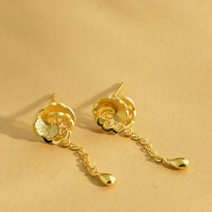 Chow Sang Sang 周生生 999.9 24K Gold Chinese Wedding Collection Floral Gold Earrings 95839E