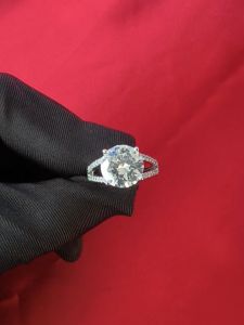 Diamcity (Free Gra Certificate) 5 Tongkat Tongkat Ratu Baris Ring Berlian Wanita VVS Cincin Terbuka Mozambik