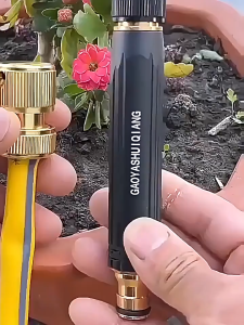 Vòi xịt áp lực cao tưới cây súng phun nước rửa xe tăng áp lực đầu vòi phun nước đa năng.