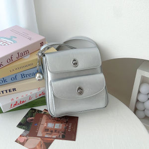 กระเป๋าสะพายข้างสีแดงวินเทจสำหรับผู้หญิง กระเป๋าใส่โทรศัพท์มือถือแบบสะพายข้าง กระเป๋าสี่เหลี่ยมเล็กแบบหนัง PU ทรงสี่เหลี่ยมตั้ง