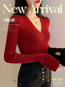 chaqi | Red V-Neck Slimming Knit Sweater Flattering and Warm Long Sleeve Top