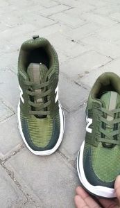 Sepatu Sneaker Murah Pria Wanita Army Green Sepatu Import Murah Sepatu Korea Wanita