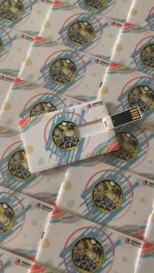 โลโก้กันน้ําบัตรเครดิตบางๆUSB2. 0แฟลชไดรฟ์32กิกะไบต์ไดรฟ์4 g 8 g 64 gบัตรธนาคารรุ่นแท็บหน่วยความจํา