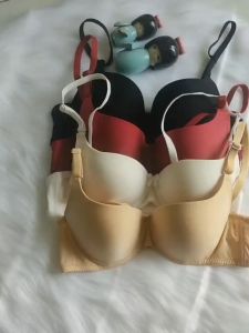 Áo Lót Trơn Cúp Xéo Mút Vừa Lotus 1051