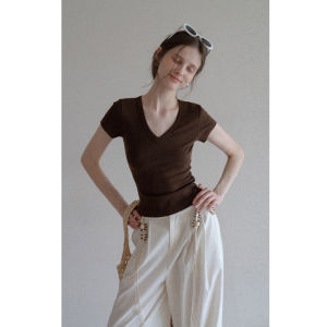 Áo Thun Tay Ngắn Hình Tim V-Neck