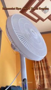 kipas angin 16 inch bisu kipas angin berdiri 220V-40W hemat energi stand fan Layar pintar LED mendukung remote control 8 kecepatan angin yang dapat disesuaikan cocok untuk berbagai pemandangan