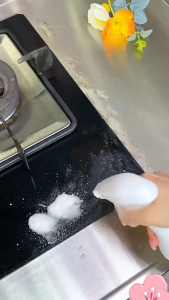 Oil Stain Cleaner Powerful Grease Remover Cleaner 500ml Kitchen Cleaning Spray quickly removes stubborn oil stains suitable for stoves