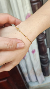 Lắc tay titan nữ khóa tròn không gỉ dây mắt xích nhỏ phản chiếu lấp lánh