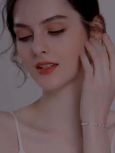 Gelang Perak Anti Karat untuk Wanita: Gelang Love Clover