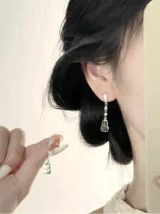 Exquisite Chinese Style Jadeite Gourd Tassel Earrings Flashy Cool Elegant Beautiful New 2025 Fashion Jewelry Ear Jewelry