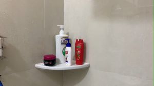 [HCM] Kệ sứ phòng tắm kệ sứ góc sứ Caesar 26cmx26cm đựng xà phòng trắng sáng dễ vệ sinh KAG-RT1144