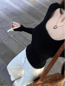 เสื้อถักสีดำคอวีทรงสลิมฟิตสำหรับผู้หญิง แฟชั่นฤดูใบไม้ร่วง เสื้อชั้นใน เสื้อผ้าทำงาน ผ้าฝ้ายผสมโพลีเอสเตอร์ ปกติ