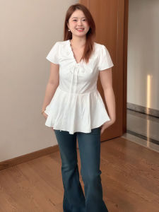 เสื้อเชิ้ตคอวีแขนพองสไตล์ฝรั่งเศสไซส์ใหญ่สำหรับผู้หญิงที่หนาแน่น เสื้อเชิ้ตแขนสั้นฤดูร้อนสำหรับผู้หญิงไซส์ใหญ่