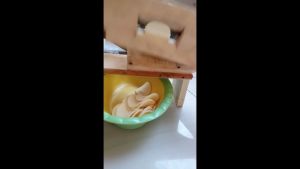 Parutan Keripik Singkong - Ubi - Tipis Serbaguna dari Kayu