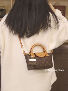 Elegant Crossbody Small Bag for Women New 2025 Handbag Fashion Trend Lightweight Luxury Pillow Shape Polyester Lining Zipper Closure