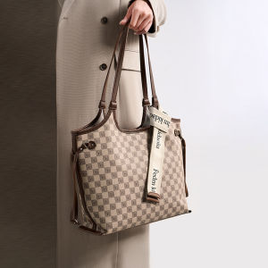 Trendy Large Capacity Womens Tote Bag 2025 New Style Fashionable Black Diamond Pattern Handbag Shoulder Bag Commuter Style