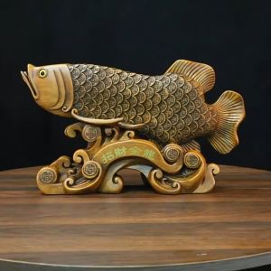 ปลามังกรนำโชค งานเรซินลายไม้ ขนาด 16x53x32 ซม. นำโชคลาภวาสนา เสริมสร้างอำนาจบารมี ปรับฮวงจุ้ย