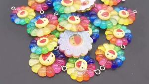 10pcs Colour Resin small pendant Smiling sunflower Charm DIY Flower Jewelry Making Accessories for Keychain mobile phone pendant