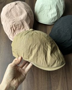 หมวกกันน็อคแบบสวมสำหรับฤดูร้อน หมวกทรงปากเป็ดแบบลำลองแห้งเร็ว หมวกสไตล์อังกฤษระบายอากาศได้ดี สไตล์เกาหลี หมวกผ้าโพลีเอสเตอร์